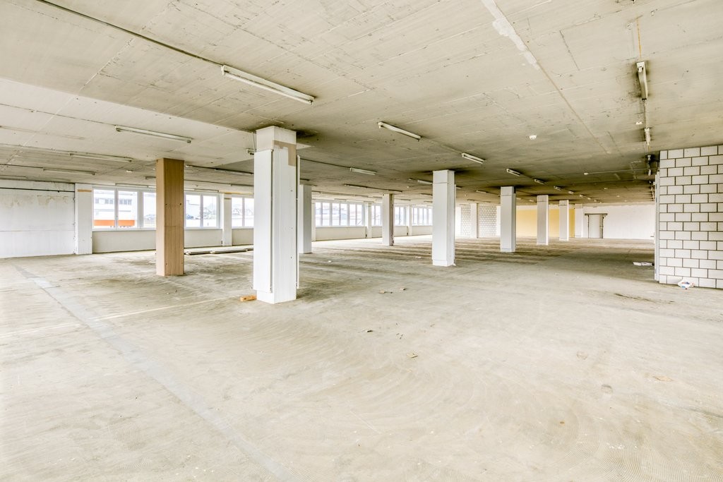 318m² bureau