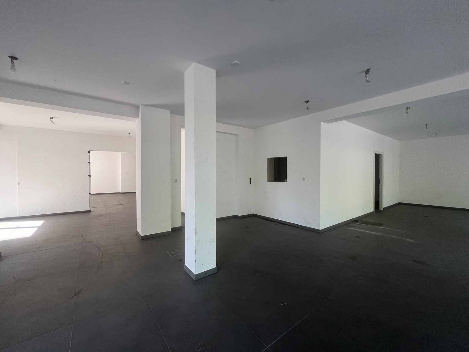 177m² arcade