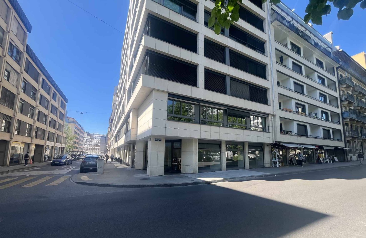 177m² arcade