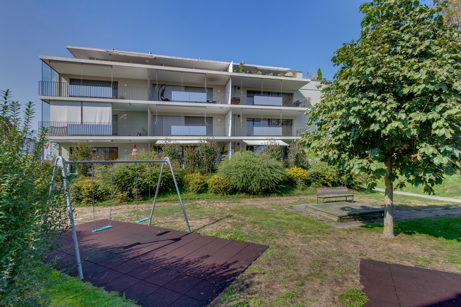 pièce de loisirs de 35m², photo 2 sur 4