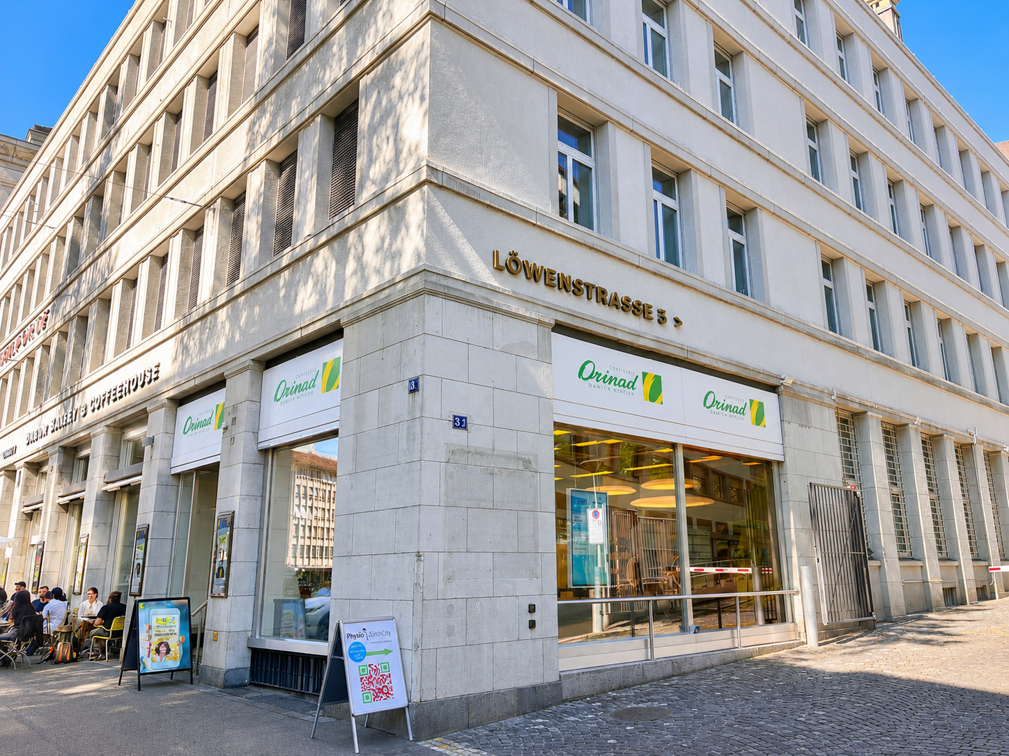 140m² shop