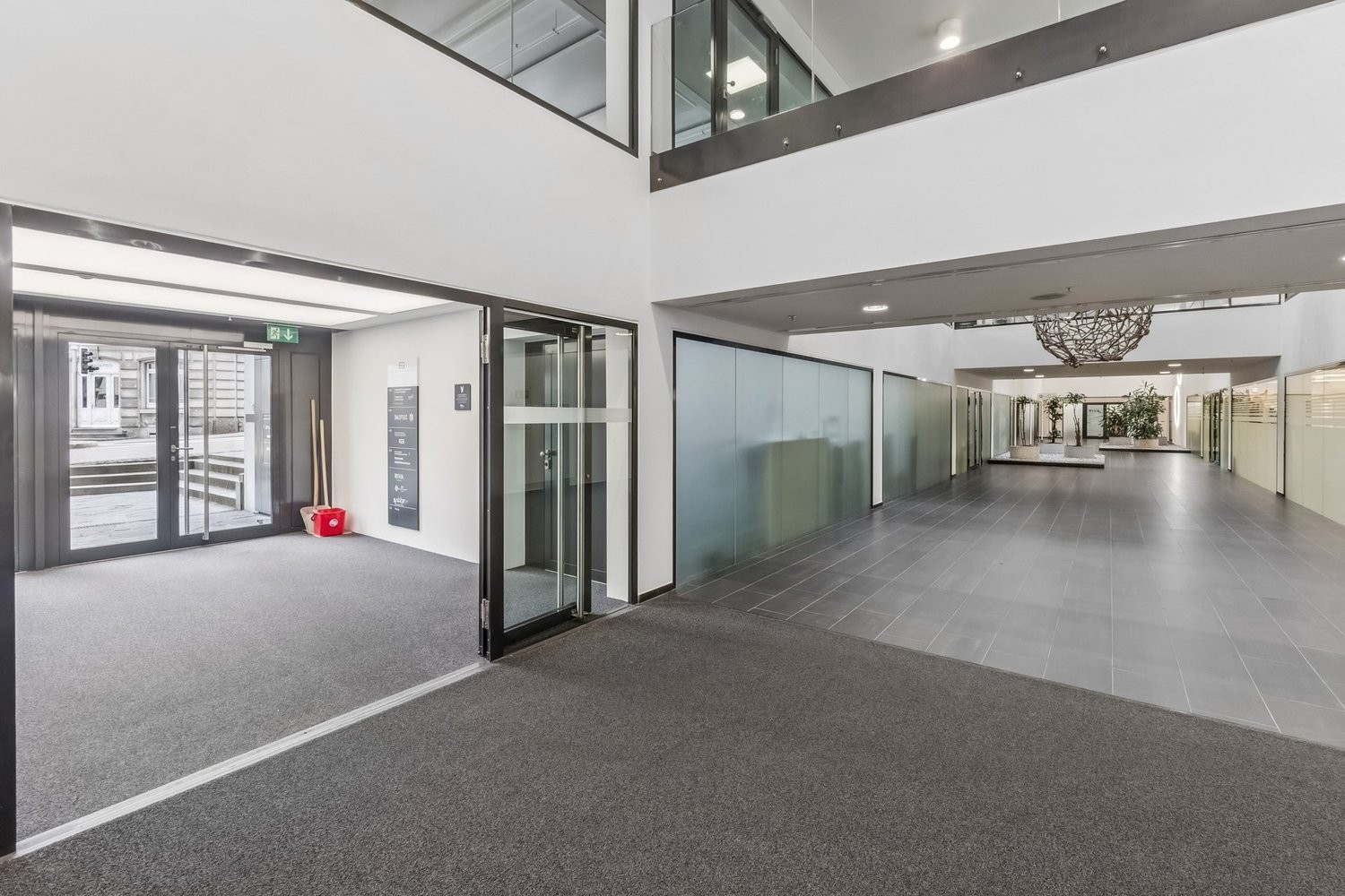 347m² bureau, photo 3 sur 9