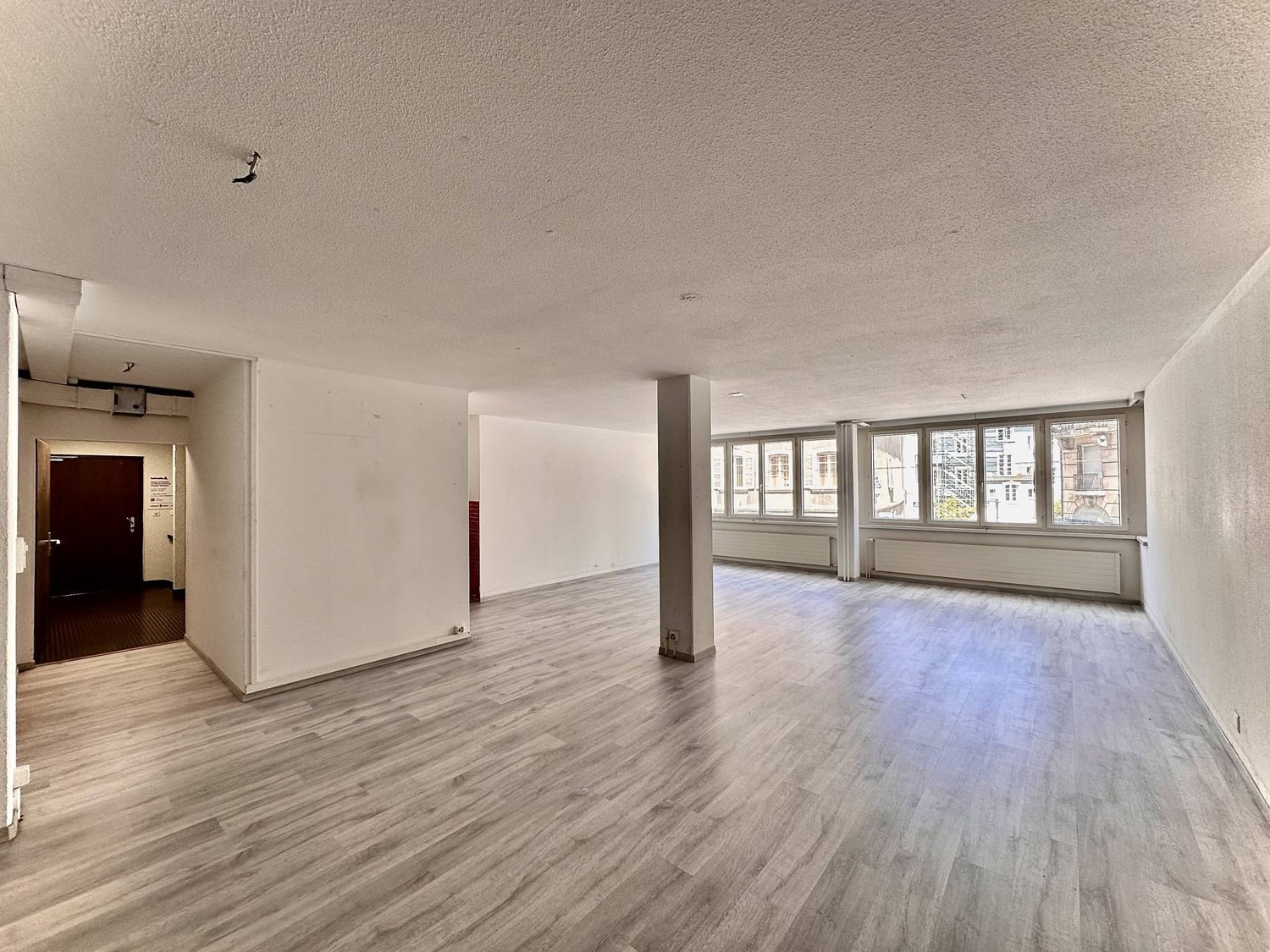 115m² office