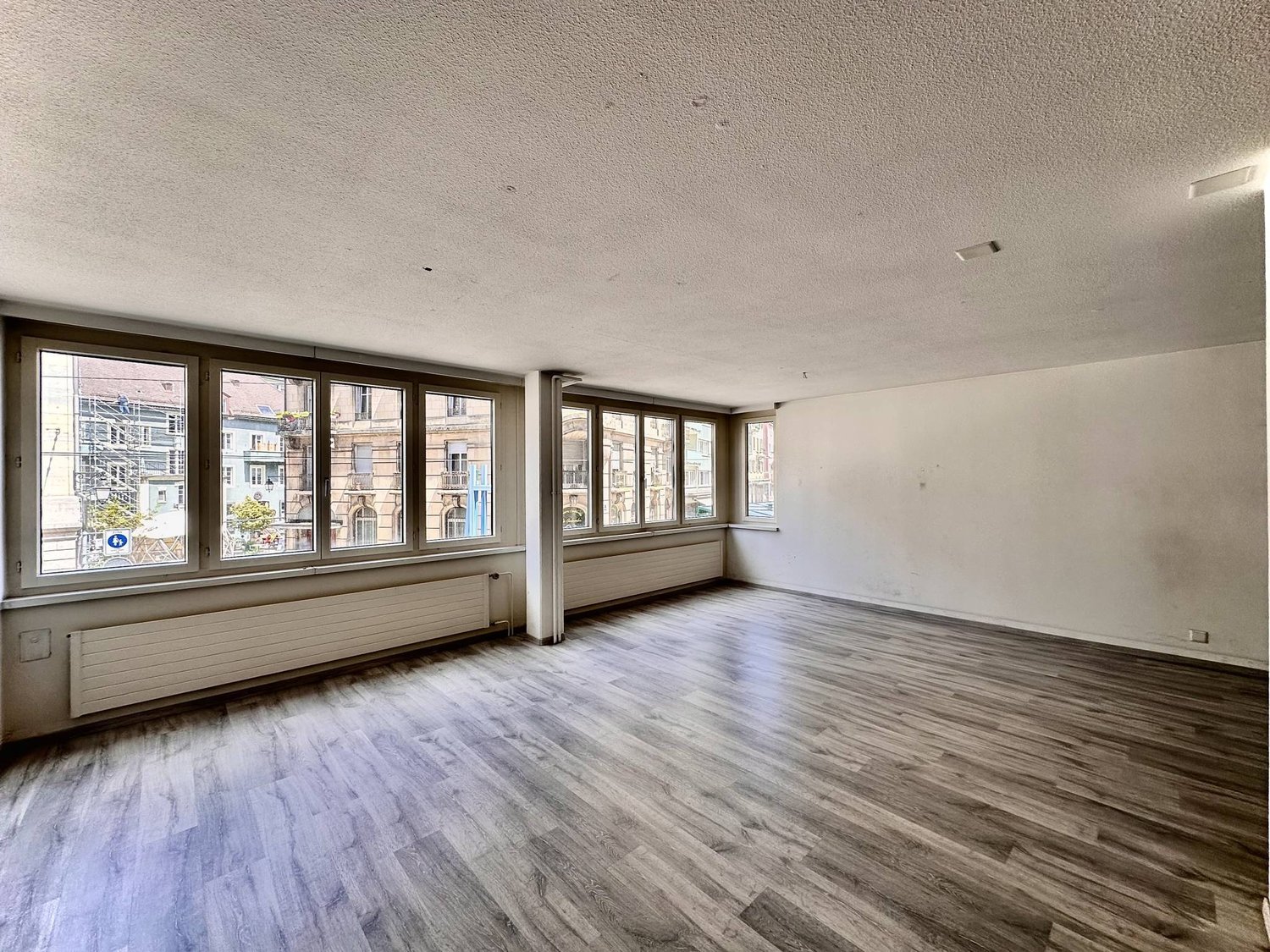 115m² office