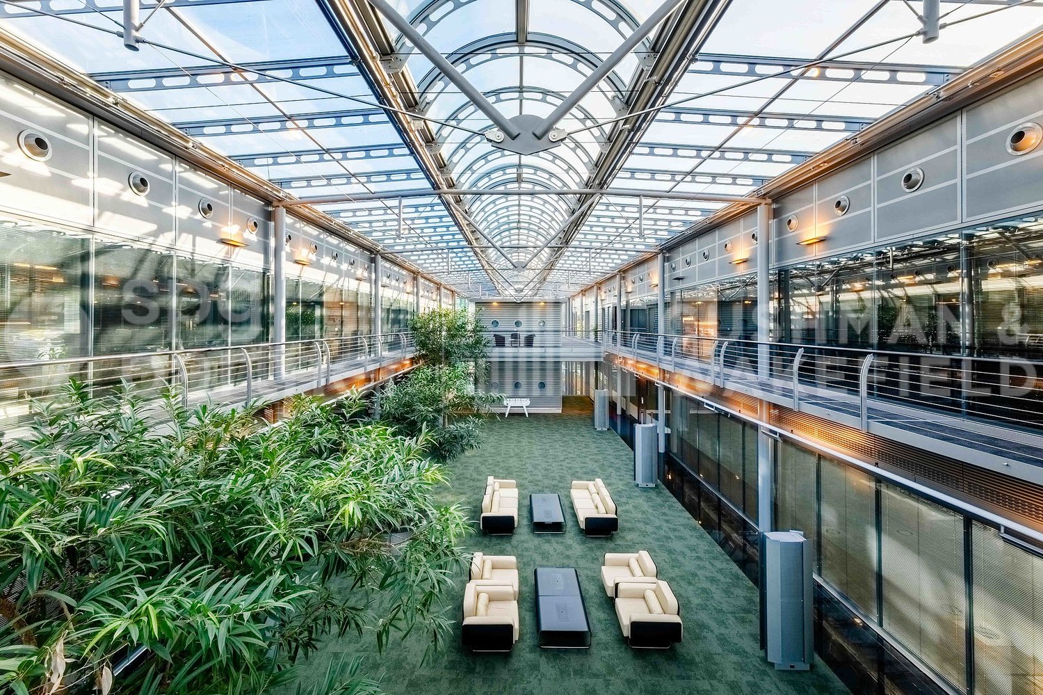 1450m² office
