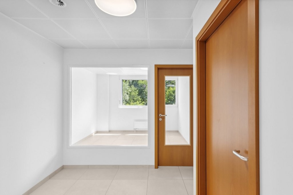 65m² office, photo 1 sur 10