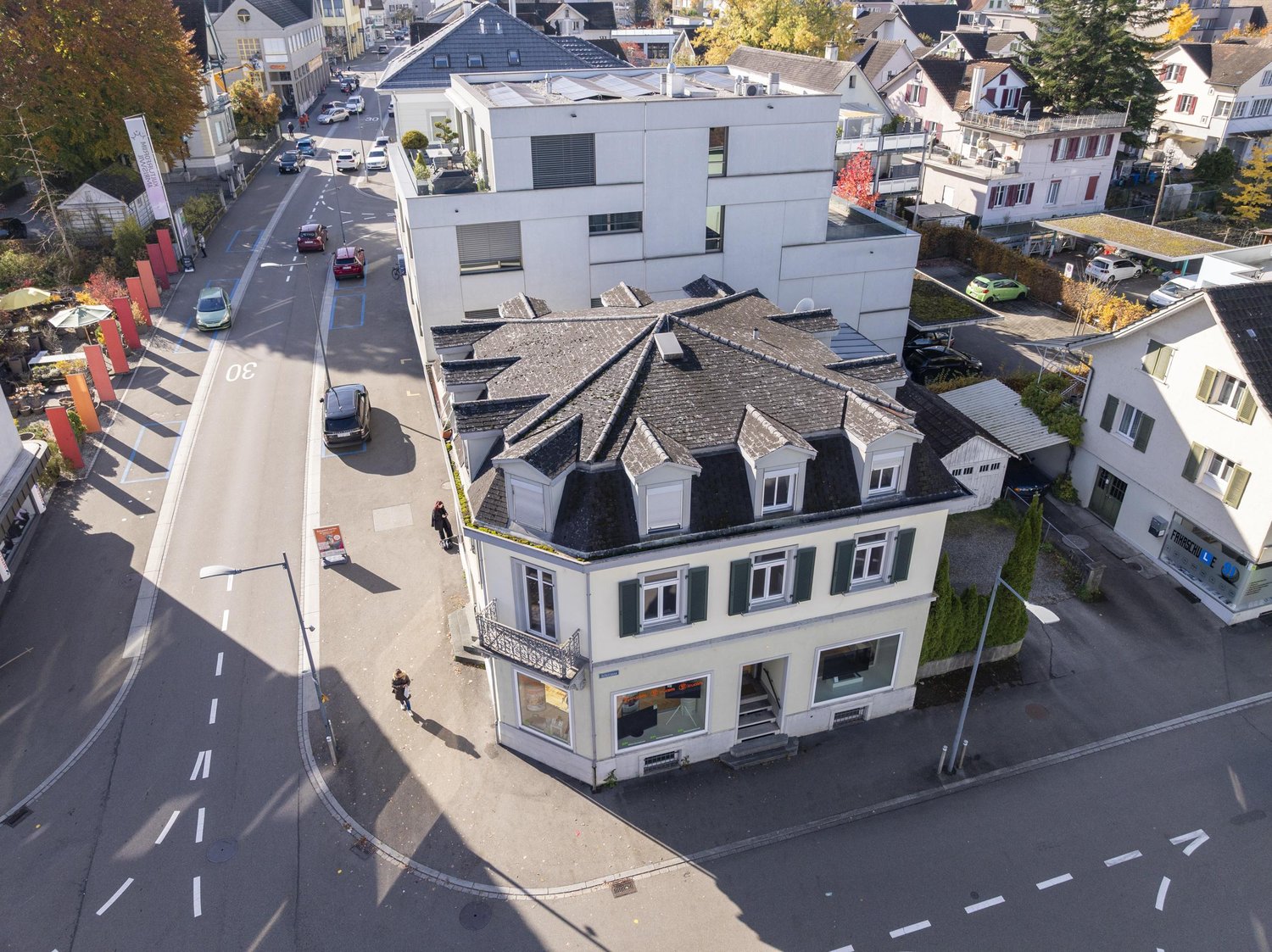 83m² commercial, photo 1 sur 4