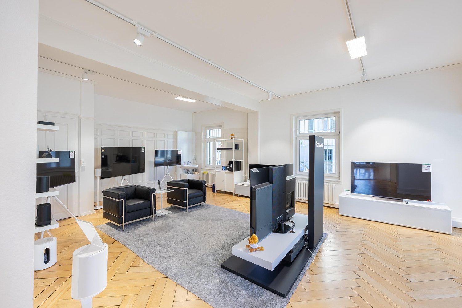 83m² commercial, photo 3 sur 4
