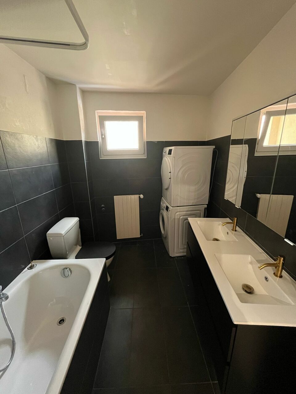 5 rooms apartment