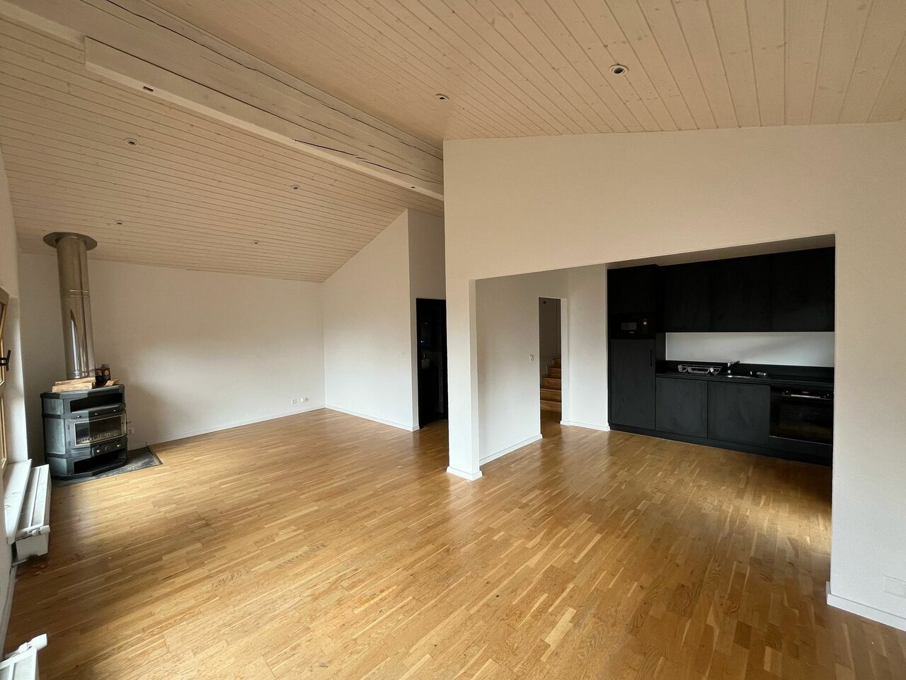 5 rooms apartment
