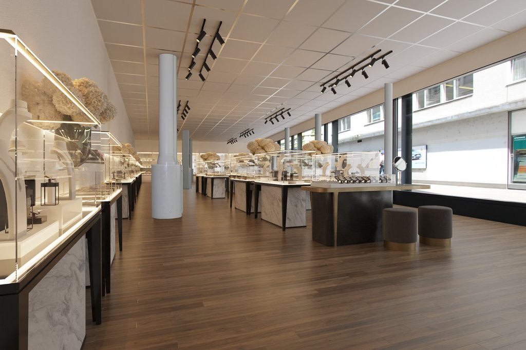 215m² office
