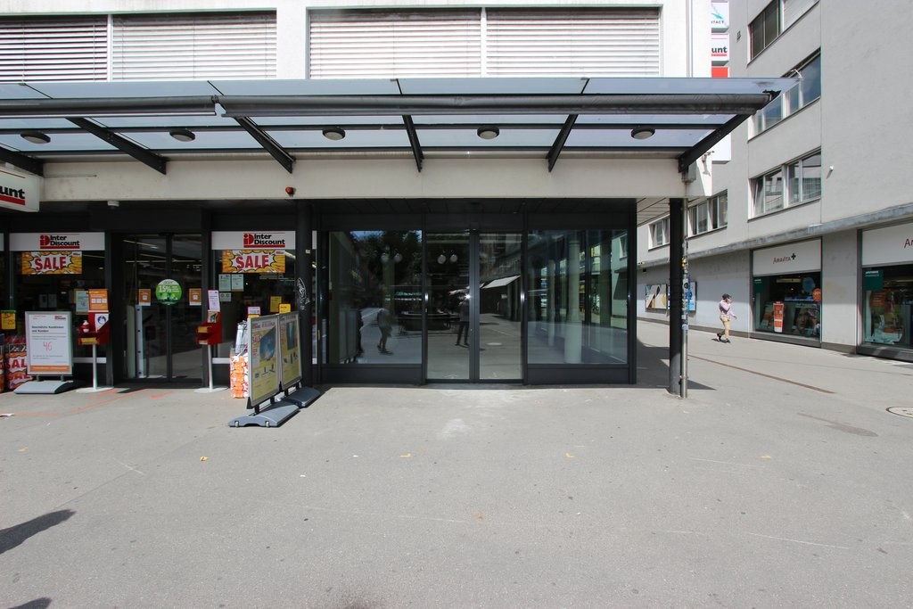 215m² office