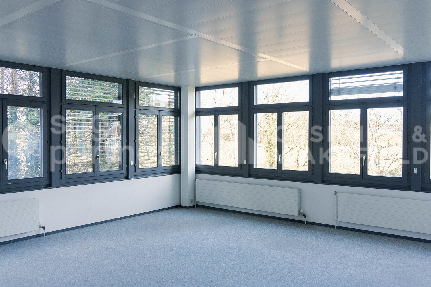 2800m² commercial