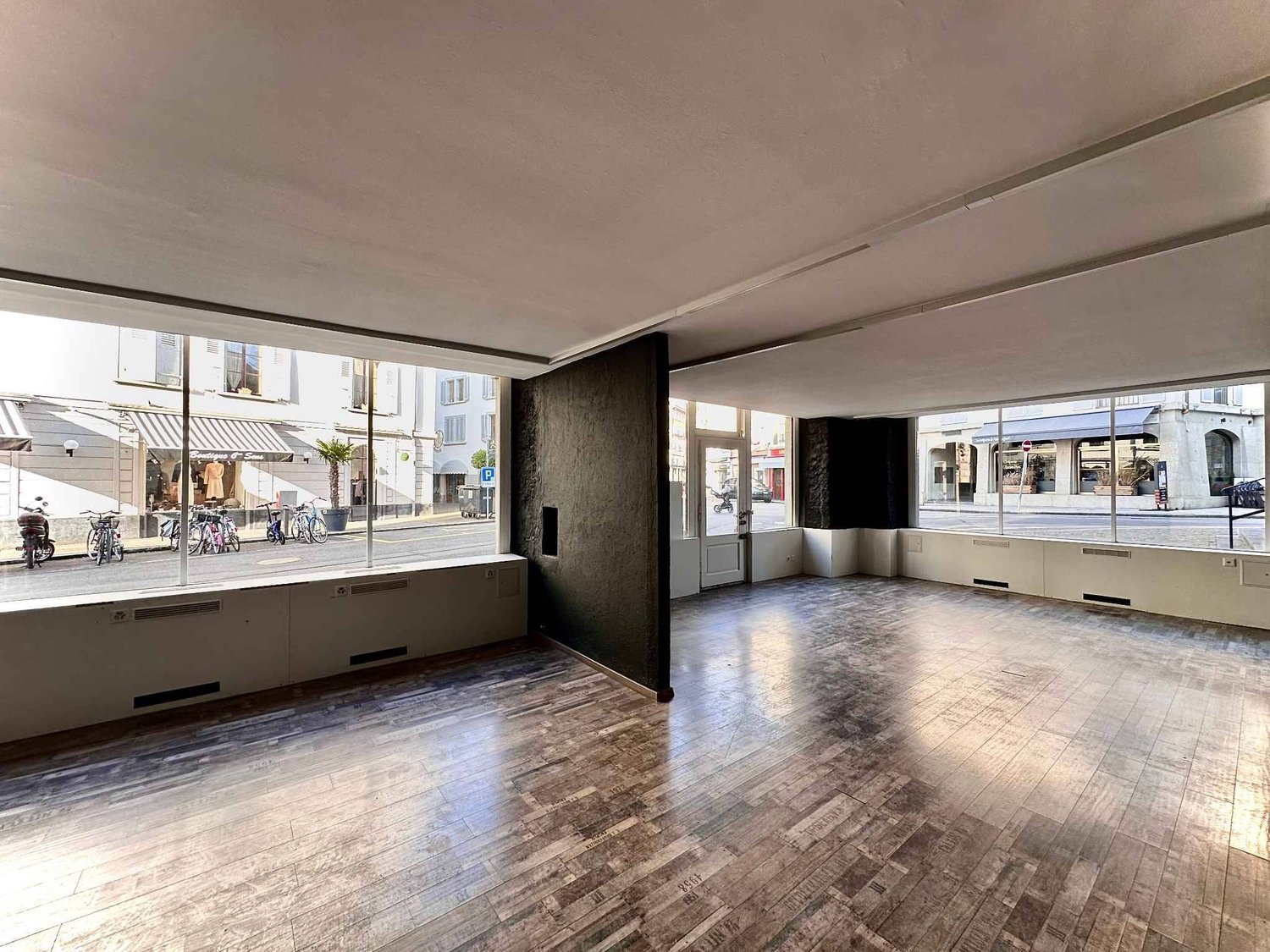 98m² arcade, photo 1 sur 3