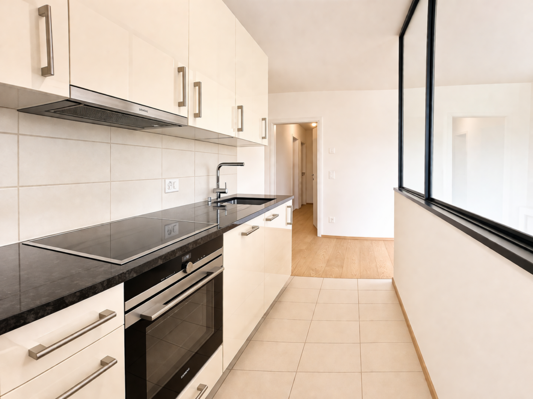 5 rooms apartment