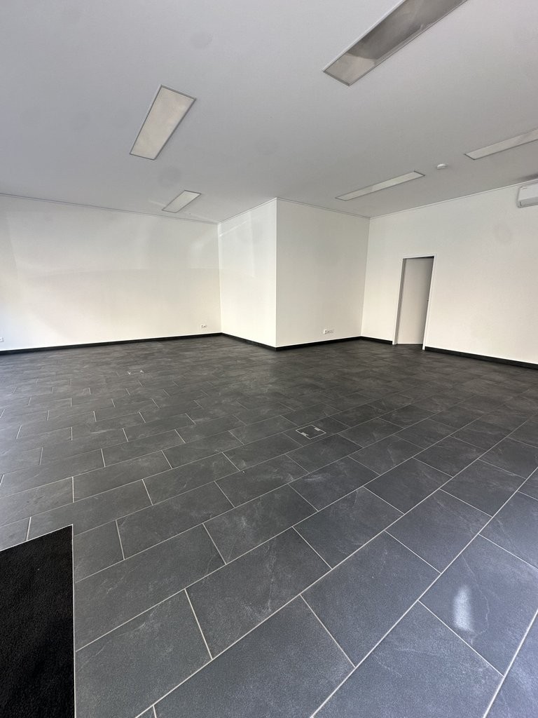 72m² commercial, photo 3 sur 8