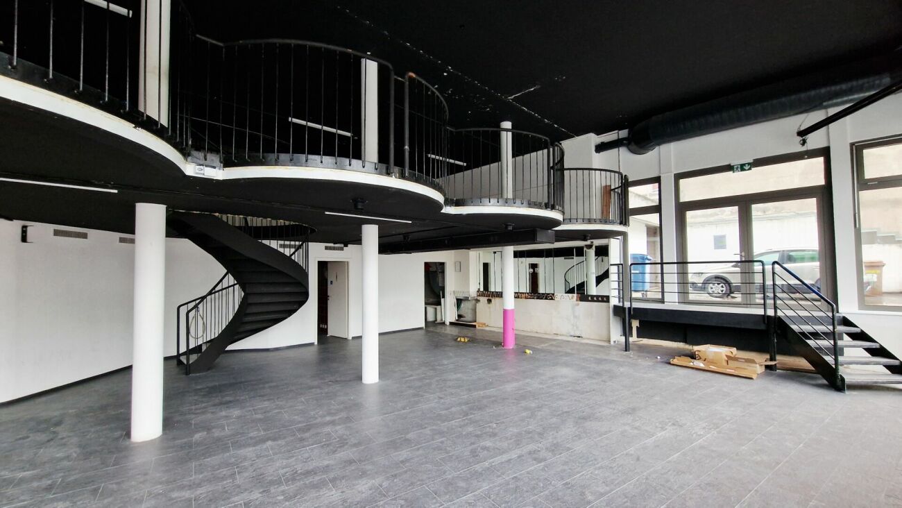 267m² office, photo 1 sur 7