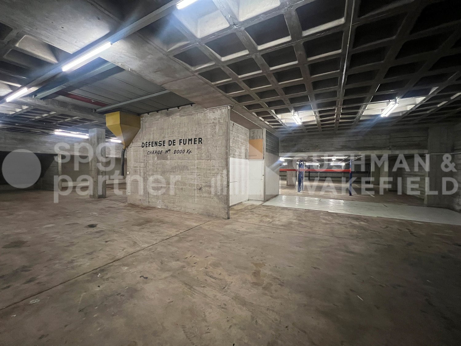 2500m² storage room