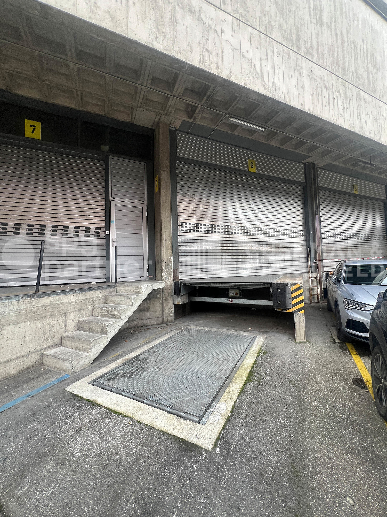 2500m² storage room