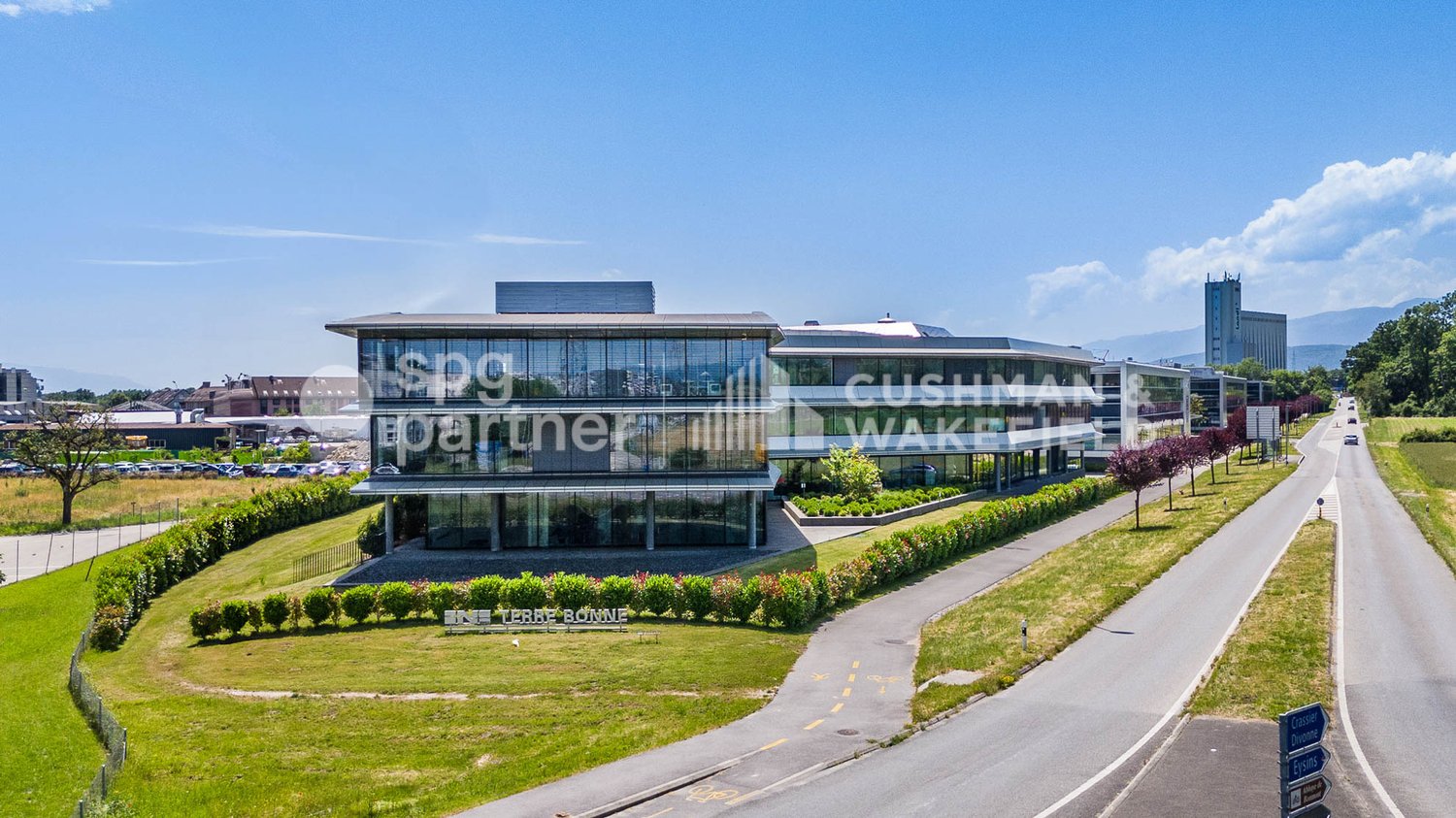 254m² office