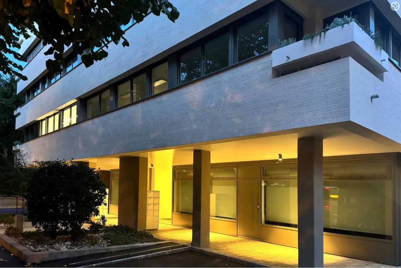 440m² office, photo 1 sur 9