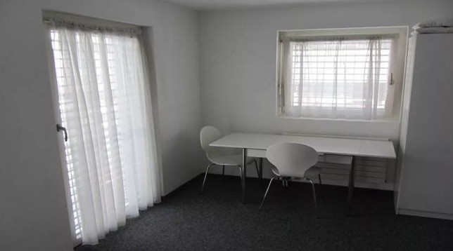 Studio spacieux près de Chur West, Chur

Un studio lumineux et spacieux est disponible dans un emplacement pratique près de Chur West à Chur. L'appartement offre un espace de vie confortable et est idéal pour une personne. Le loyer mensuel est de CHF 720, incluant tous les frais supplémentaires. La , photo 2 sur 6