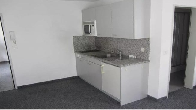 Studio spacieux près de Chur West, Chur

Un studio lumineux et spacieux est disponible dans un emplacement pratique près de Chur West à Chur. L'appartement offre un espace de vie confortable et est idéal pour une personne. Le loyer mensuel est de CHF 720, incluant tous les frais supplémentaires. La , photo 5 sur 6