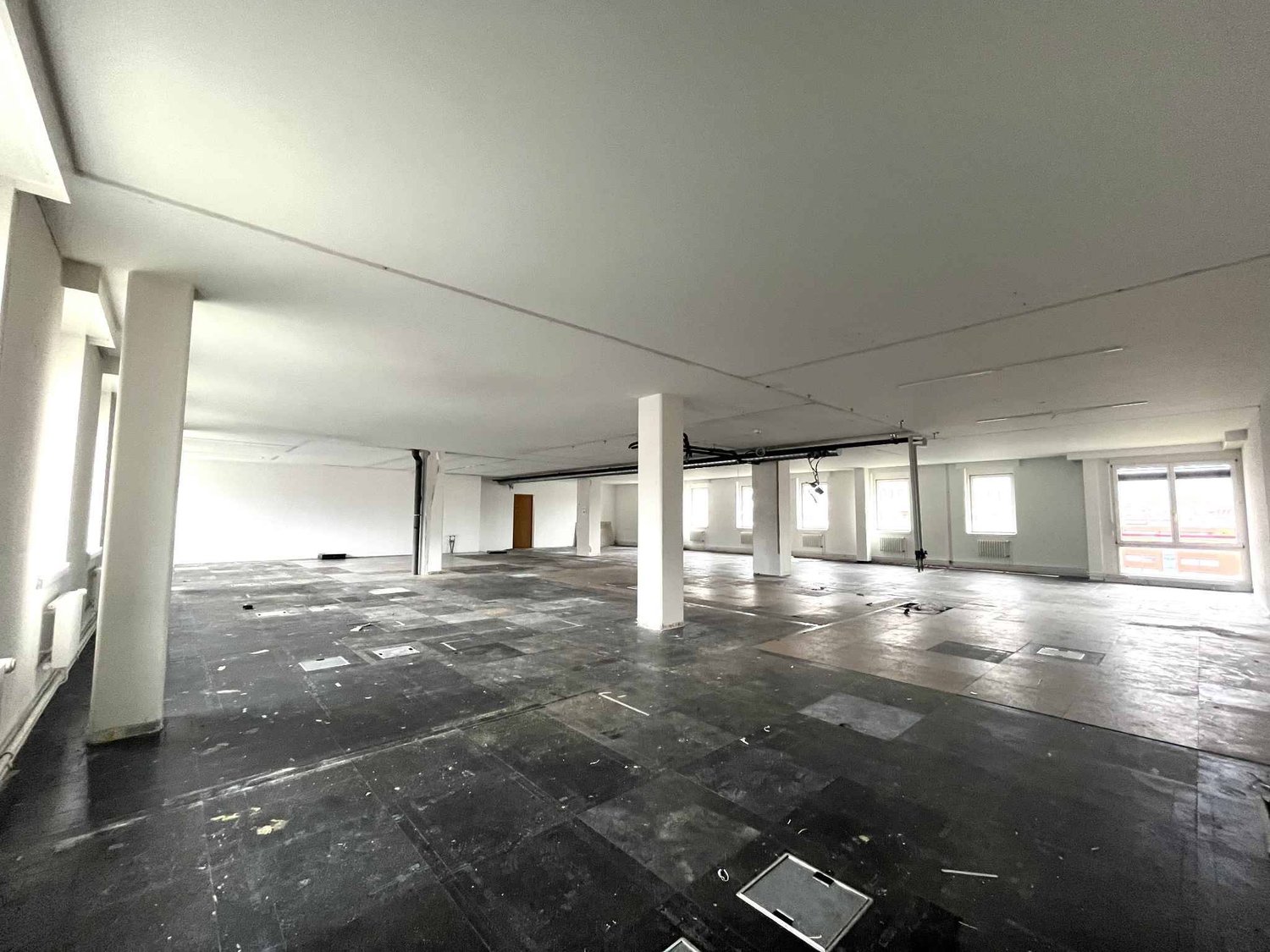 280m² office, photo 1 sur 10