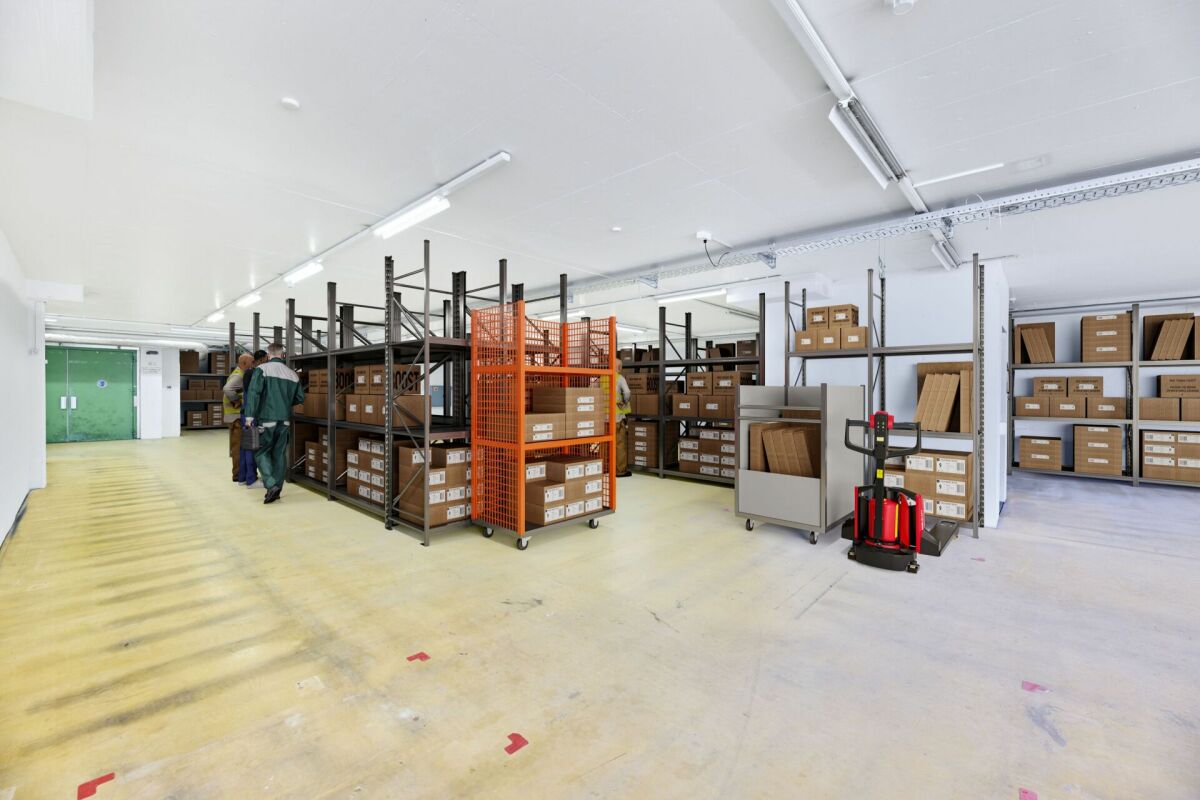 832m² commercial, photo 9 sur 10