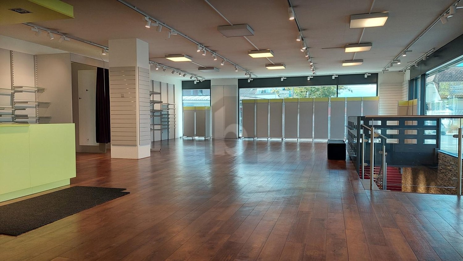 Negozio di 385m²