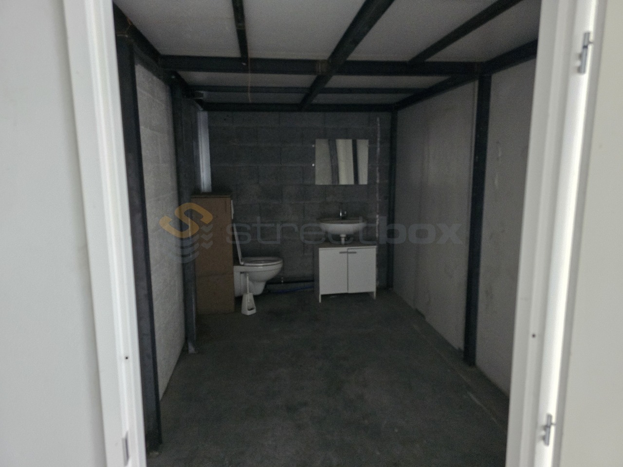 230m² commercial