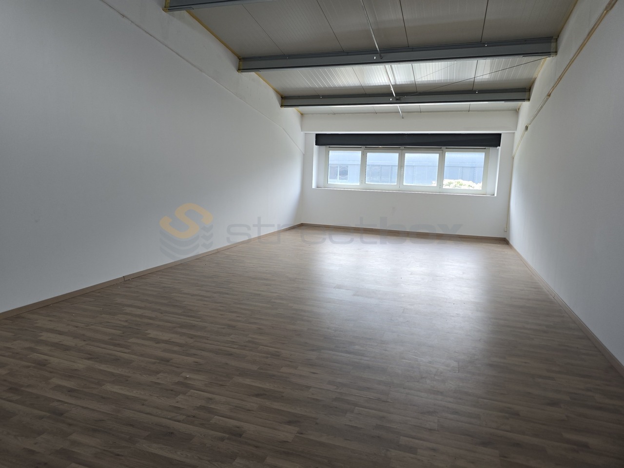 230m² commercial