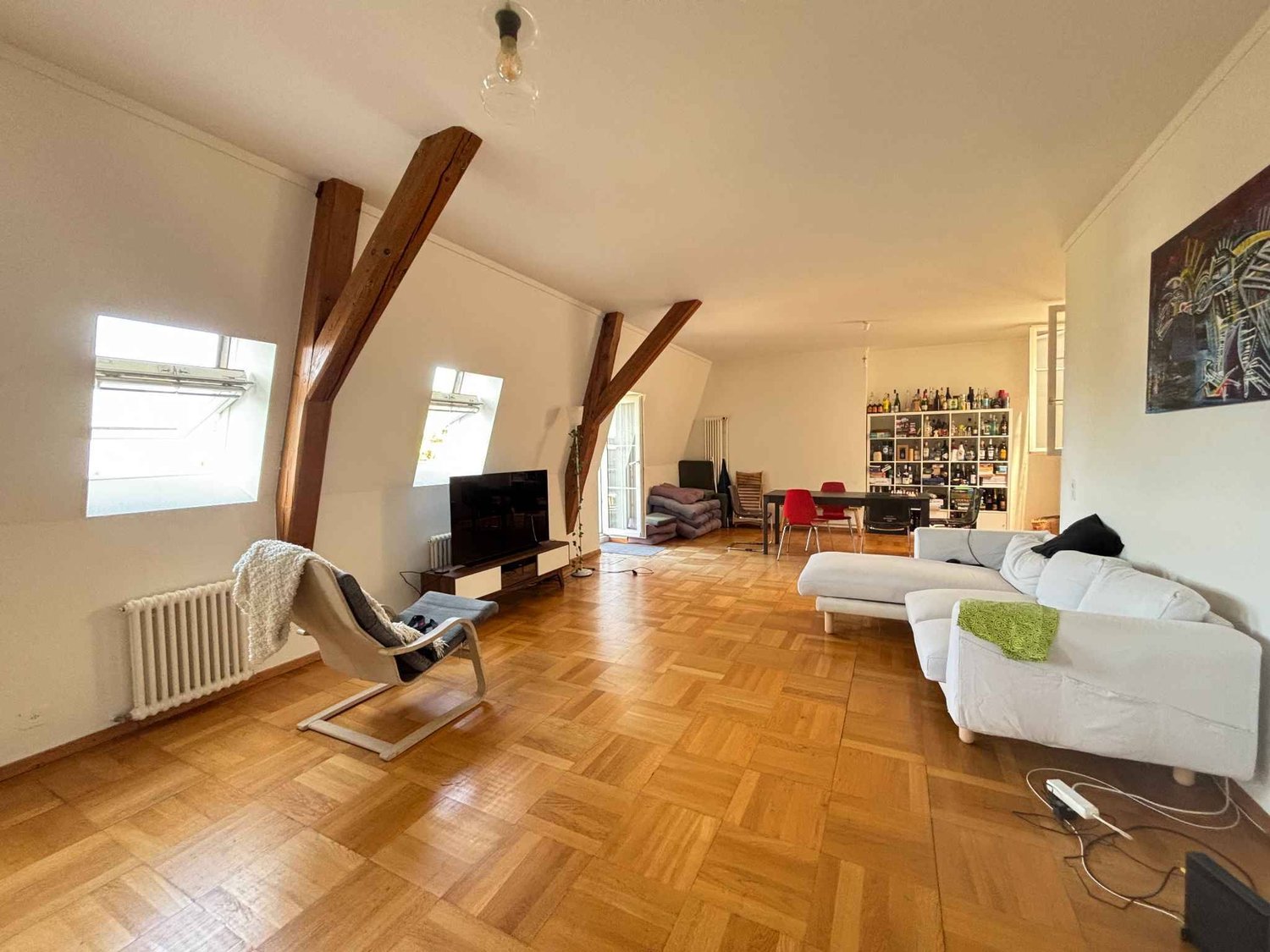 5 rooms apartment