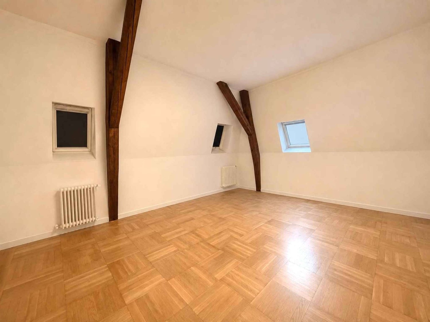 5 rooms apartment