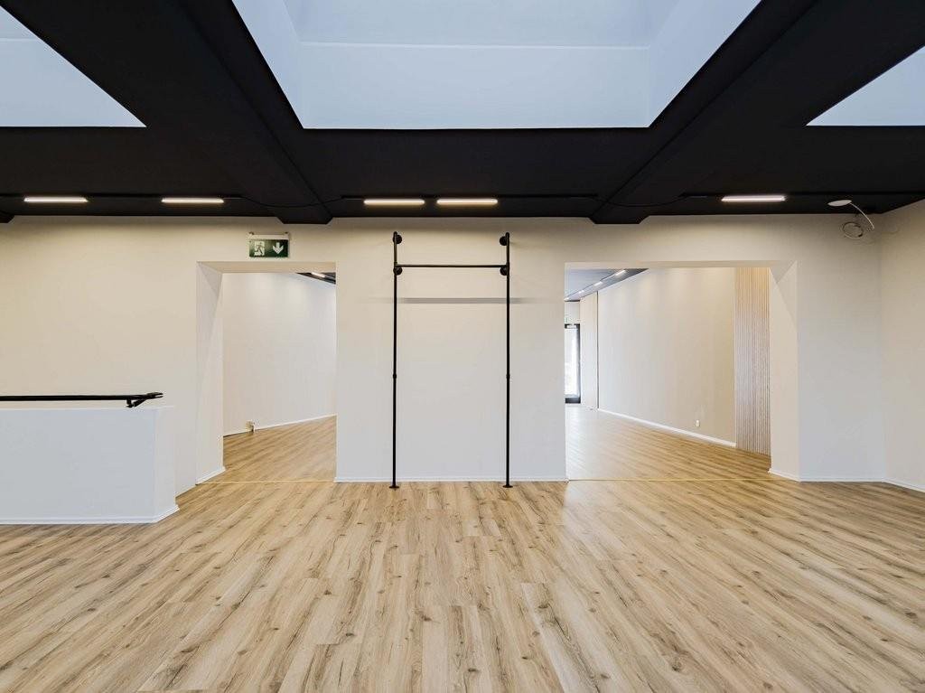 198m² shop, photo 7 sur 9