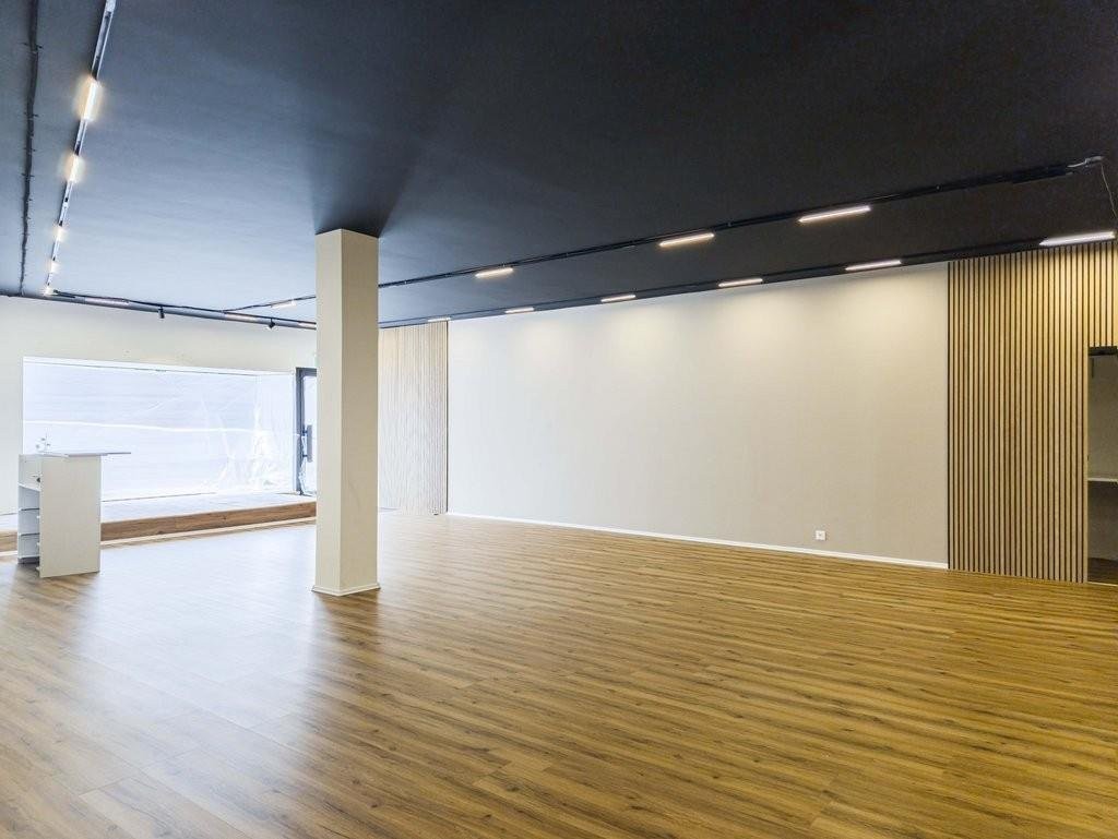 198m² shop, photo 4 sur 9