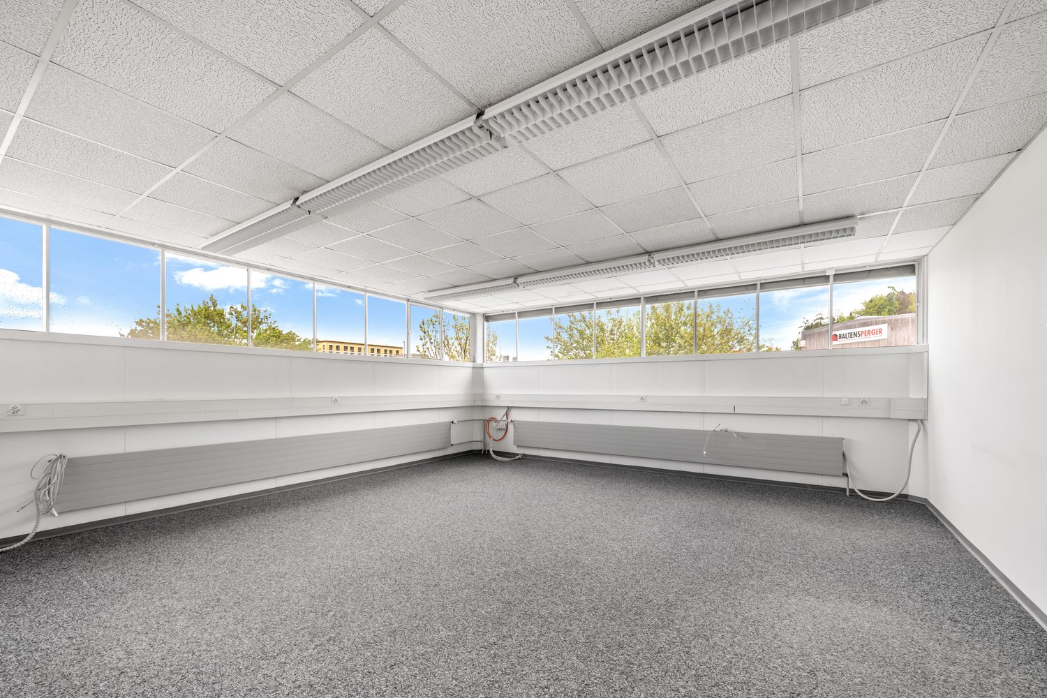 212m² commercial