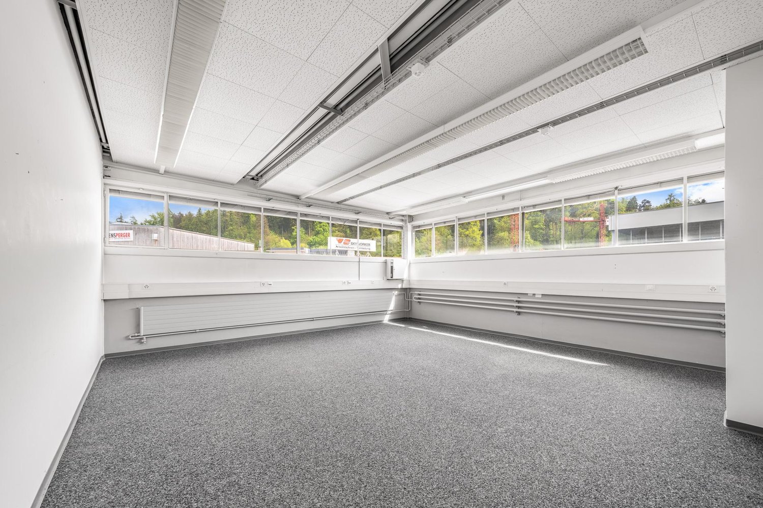 212m² commercial
