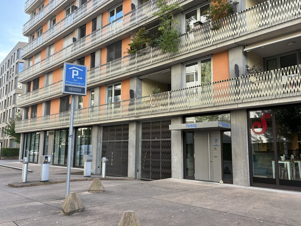 Posti auto coperti per biciclette