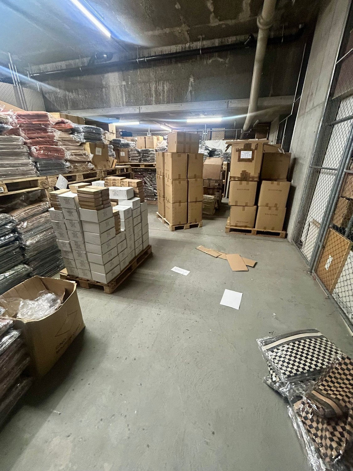 Compartiment de cave de 80m², photo 2 sur 4