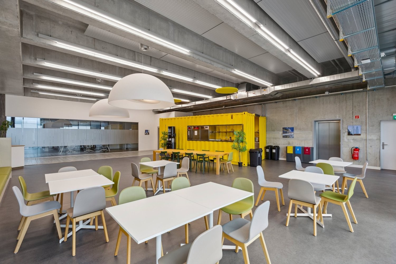 726m² living / commercial building, photo 6 sur 6
