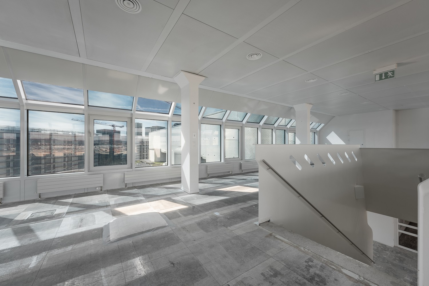 1574m² de bureaux
