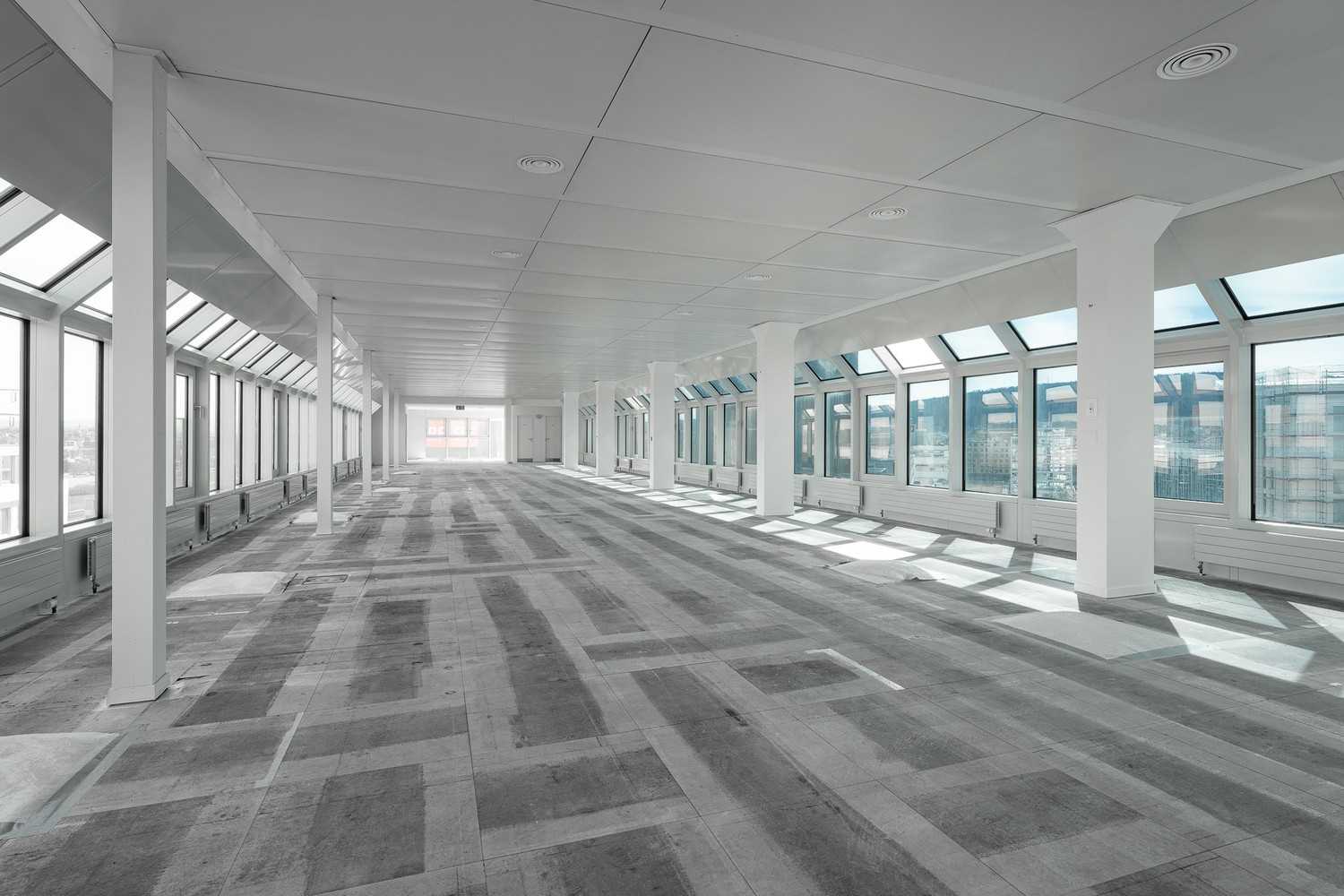 1574m² de bureaux