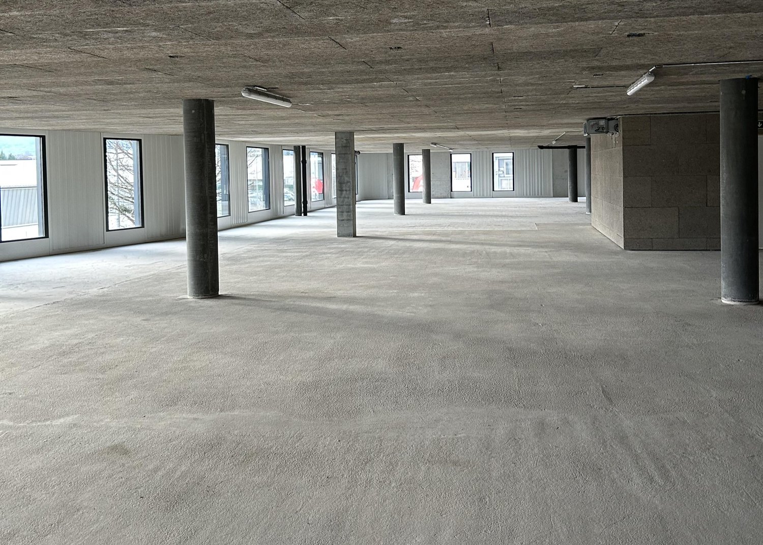 300m² office