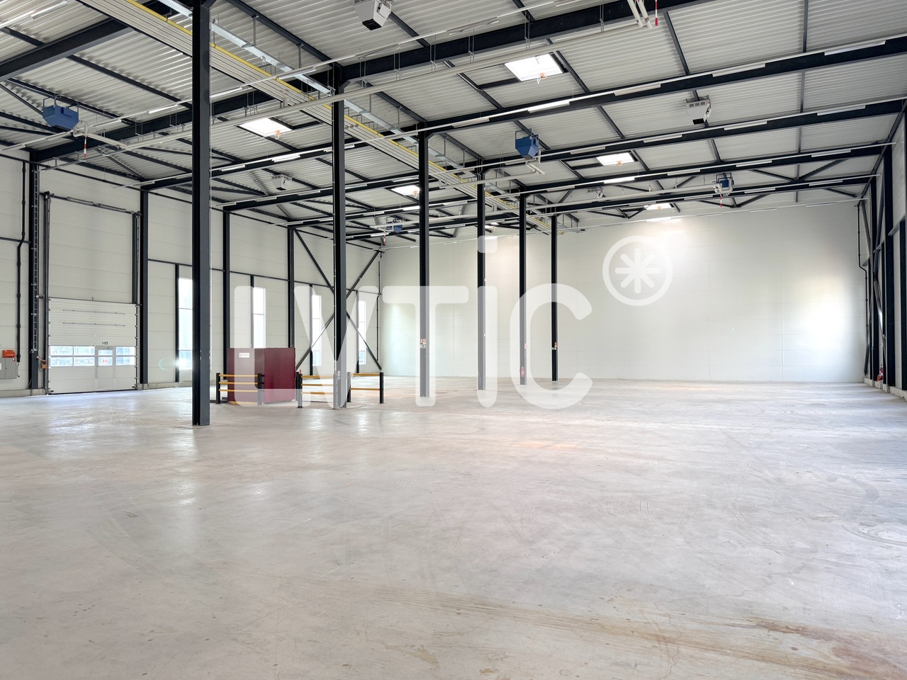 950m² industrial object, photo 6 sur 9