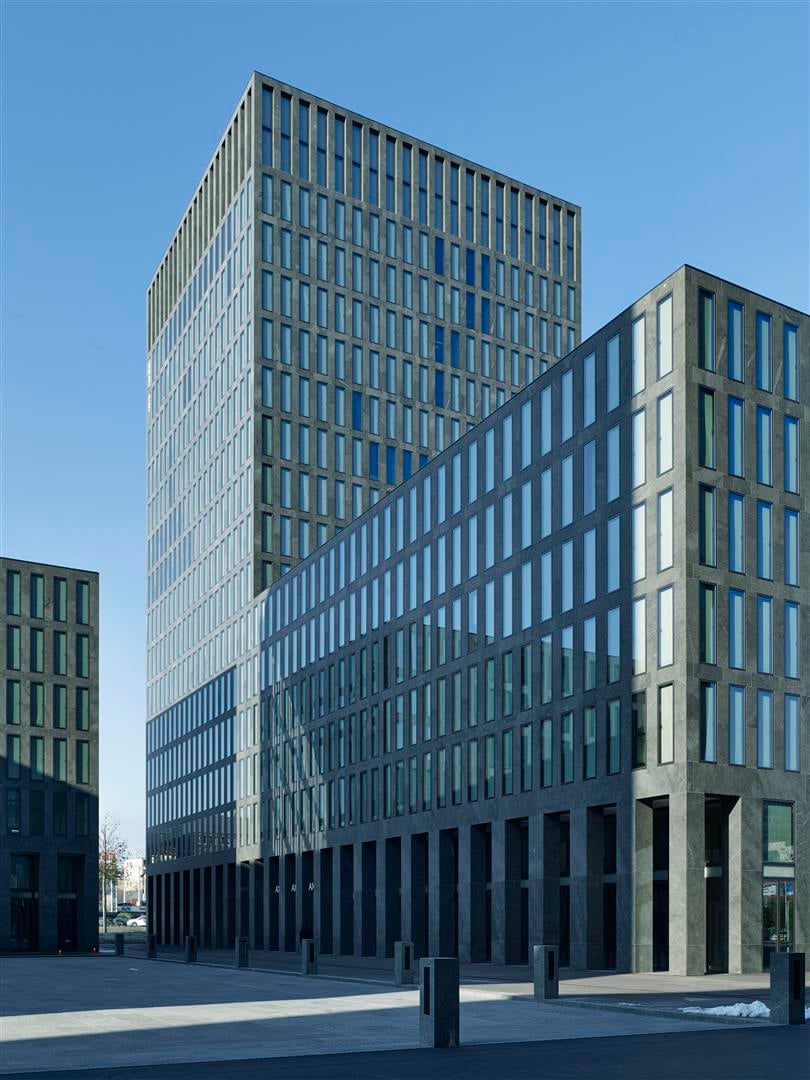 1298m² bureau, photo 1 sur 3