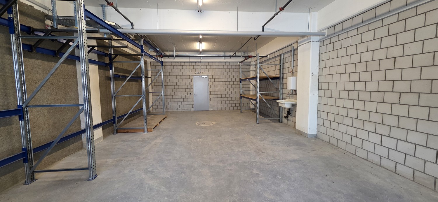 75m² commercial, photo 3 sur 4