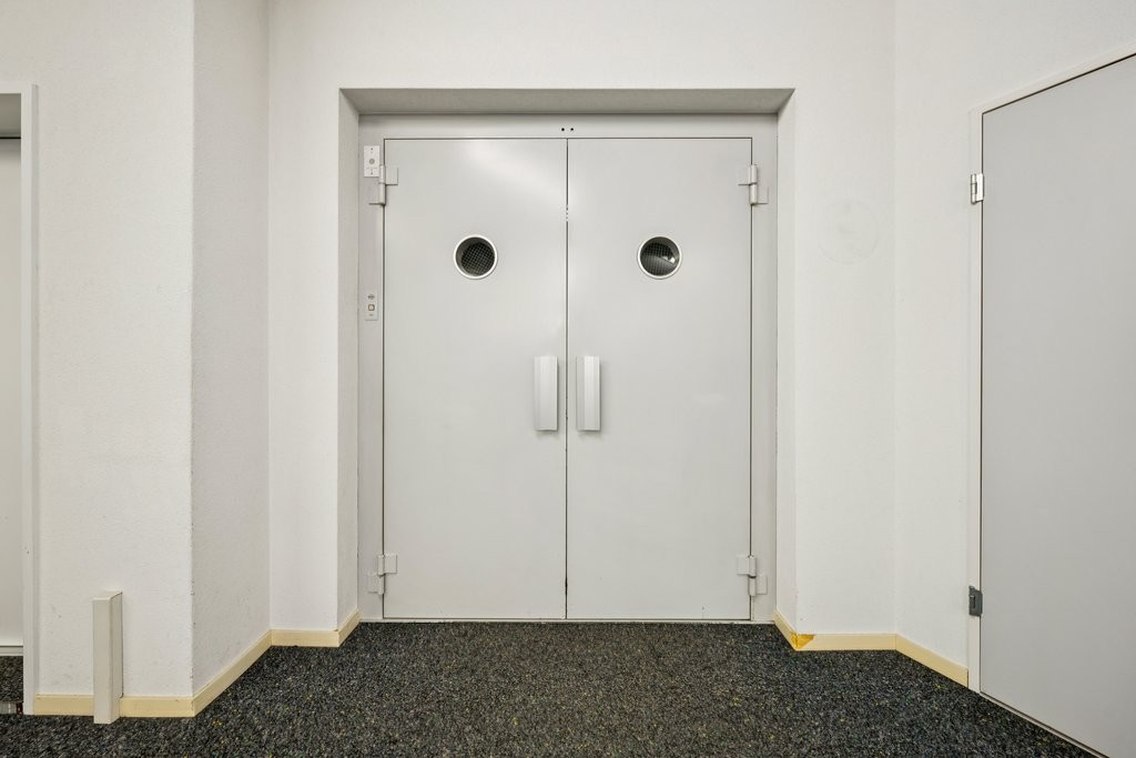 Commerce de 444m², photo 8 sur 9