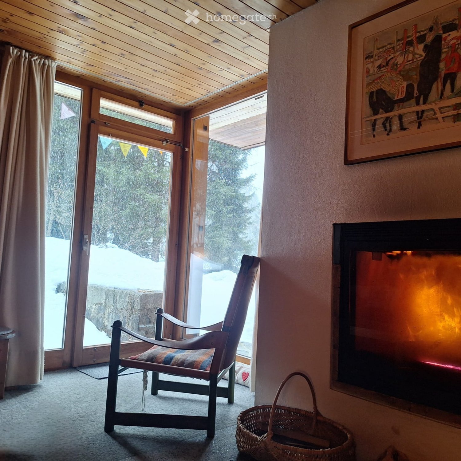 Splendide chalet à louer pour la saison hivernale (à 3500.- par mois) niché dans la nature à proximité du Lago Doss à S. Bernardino.
Sous-sol, rez-de-chaussée (entrée, sanitaire, séjour avec cheminée, salle à manger et cuisine), premier étage (4 chambres dont 2 doubles, 1 lit superposé et 1 simple, , photo 2 sur 4