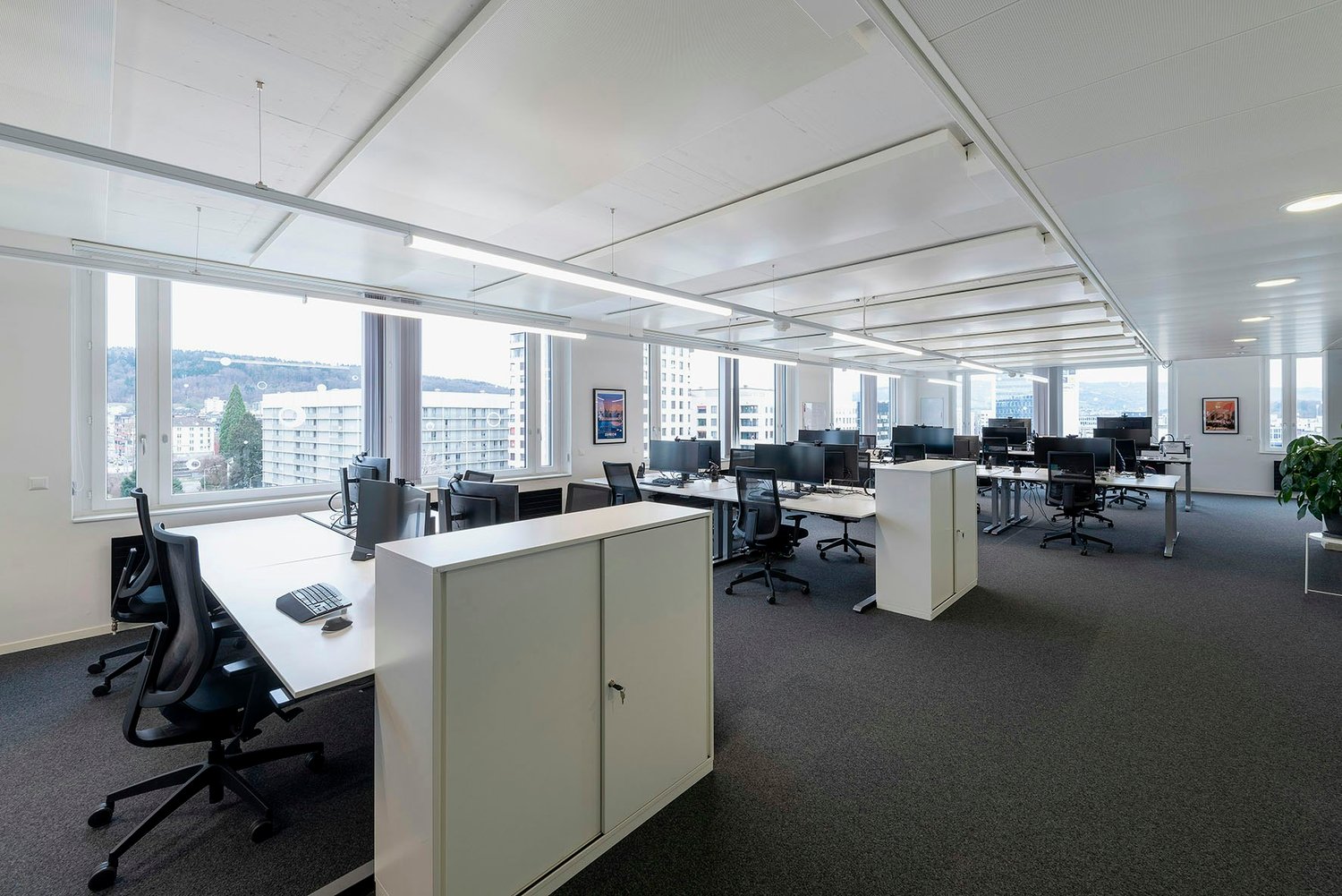 426m² office